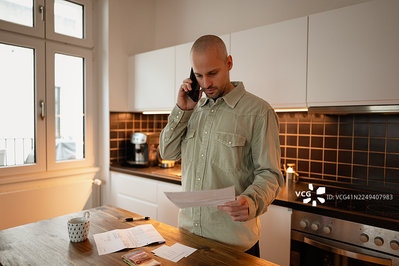 客户协助每月报表电话图片素材