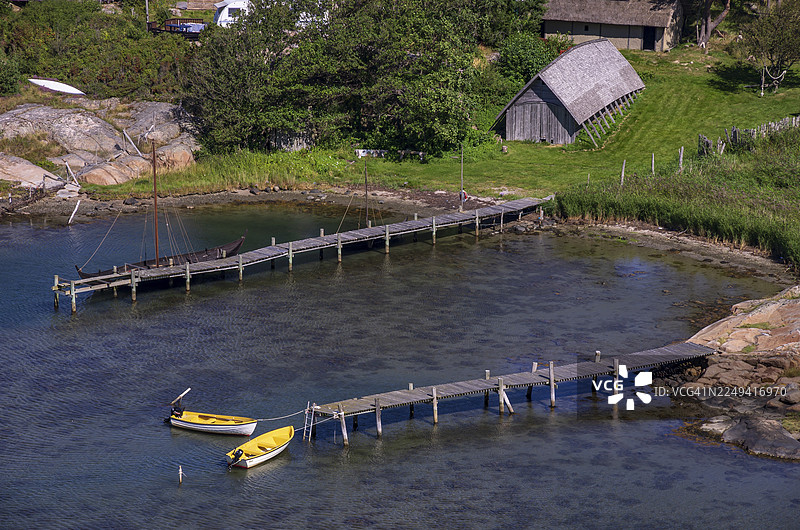 从博胡斯兰省哈姆斯塔德的霍恩堡城堡遗址（靠近哈姆斯塔德的霍恩堡城堡遗址）俯瞰海事结构，韦斯特拉约特兰省，瑞典图片素材