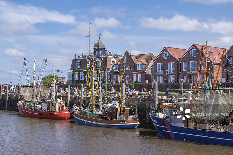 诺伊哈林格西尔的捕虾船码头，捕虾船，北海，哈林格兰，下萨克森，德国图片素材