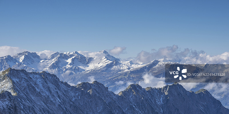 从霍夫茨布利克(Hoefatsblick)站眺望内贝尔峰(Neblhorn)及阿尔高阿尔卑斯山、阿尔高、巴伐利亚、德国图片素材