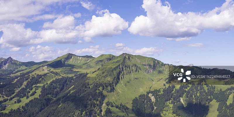 全景，从希默尔斯克罗芬（1790米）到费尔霍恩（2038米）和瑟勒雷克（1706米），阿尔高阿尔卑斯山，阿尔高，巴伐利亚，德国图片素材