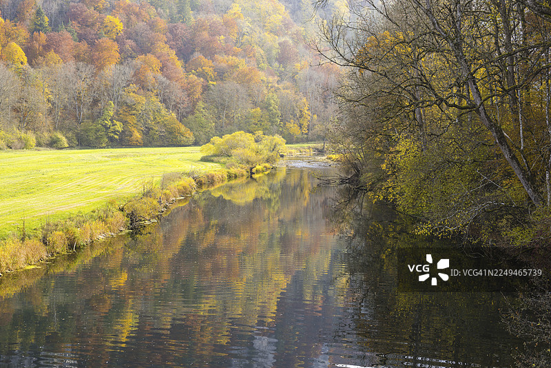 德国巴登-符腾堡州施瓦本汝拉地区上多瑙河自然公园秋季公园图片素材