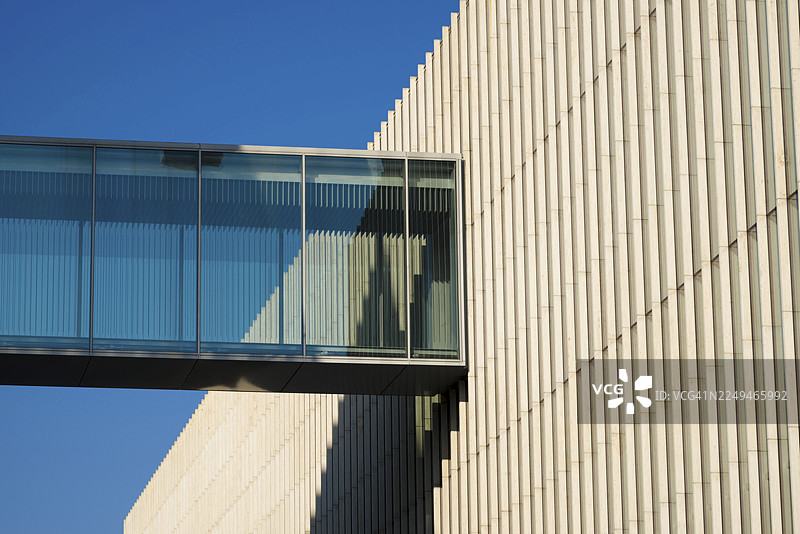 德国巴登-符腾堡州乌尔姆市汉斯-索菲-朔尔广场库恩斯特哈勒·魏斯豪普特美术馆图片素材