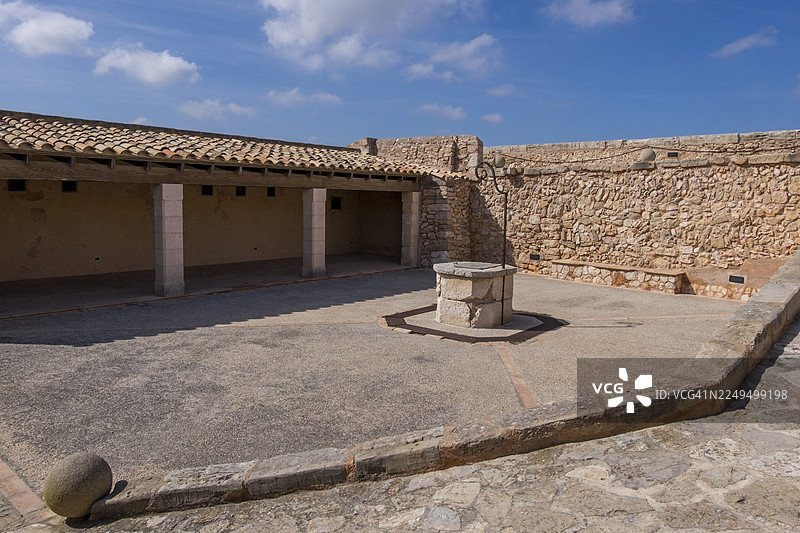 西班牙马略卡岛圣安尼市卡拉多尔的埃斯福蒂城堡图片素材