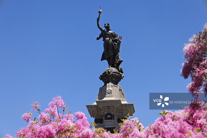 厄瓜多尔基多。历史中心独立广场，靠近天主教堂、大教堂、圣弗朗西斯科教堂图片素材