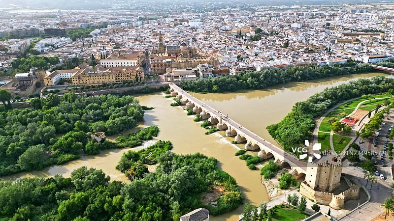 西班牙安达卢西亚科尔多瓦的鸟瞰图图片素材