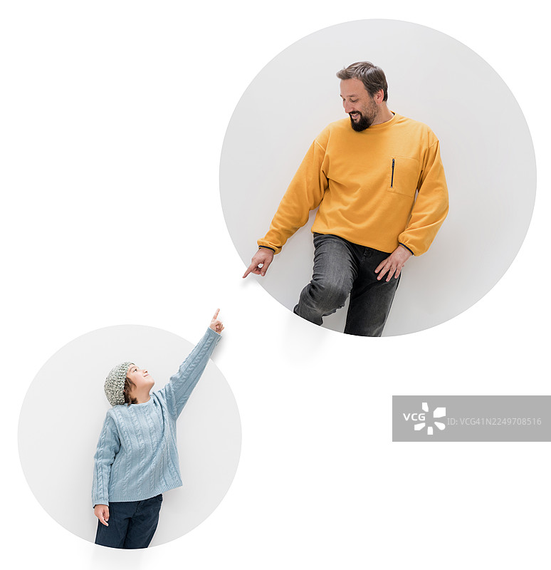 非常高大和非常矮小的人与孩子图片素材