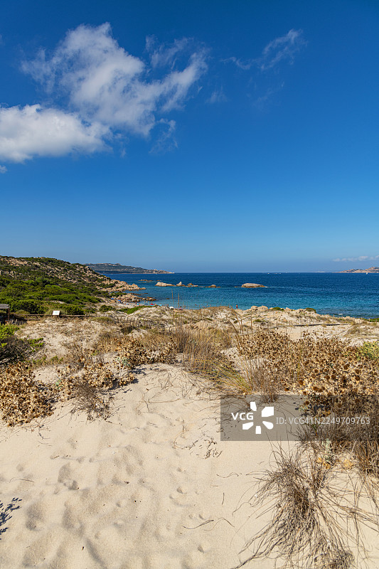 萨丁岛马达莱纳岛的巴萨特里尼塔海滩图片素材