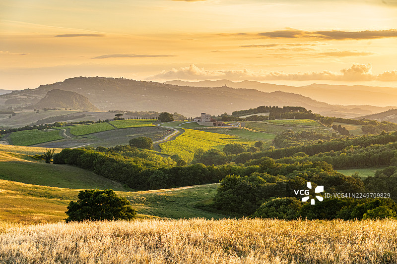 托斯卡纳，沃尔泰拉附近的风景图片素材