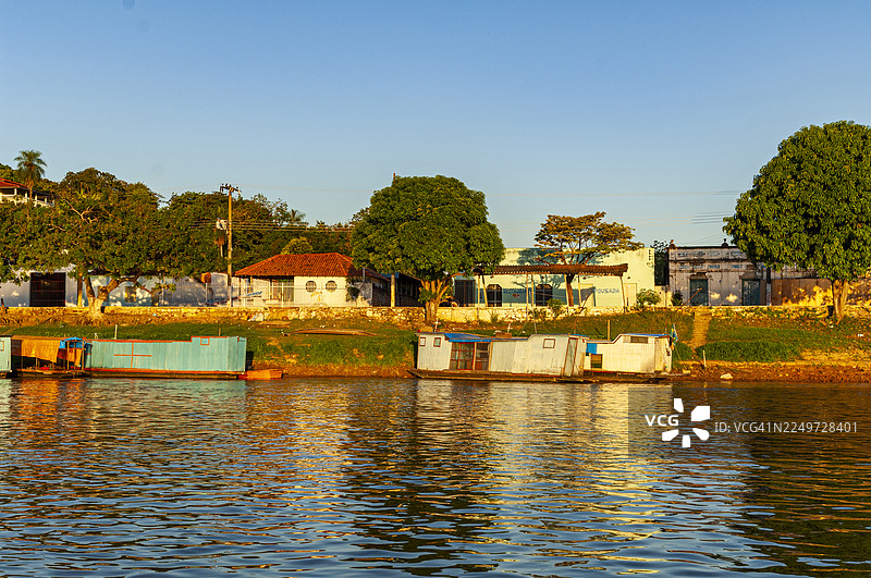 巴西，库亚巴河沿岸村庄图片素材