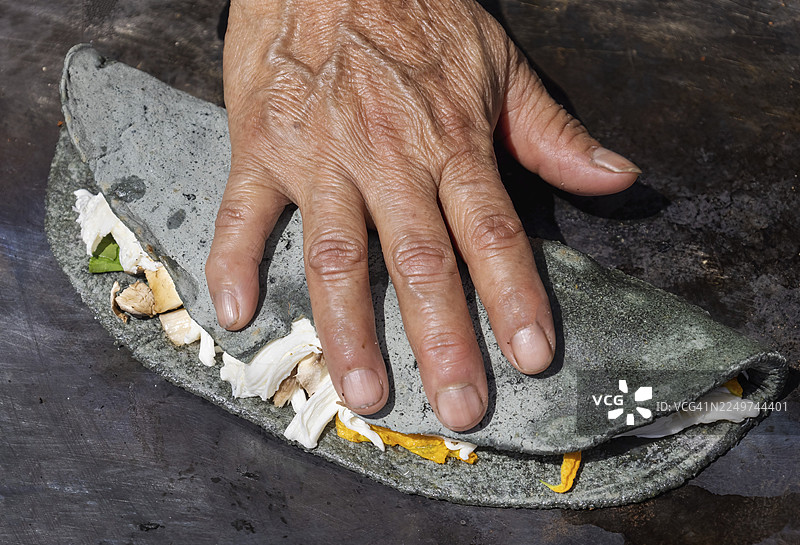 墨西哥，索卡洛历史古城中心的Cholula街头小吃图片素材