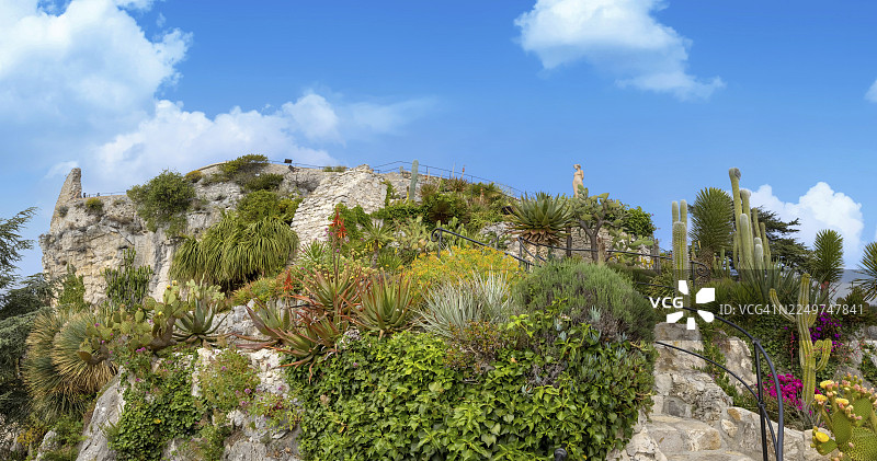 法国，蔚蓝海岸，埃兹小镇的风景和老城区街道图片素材