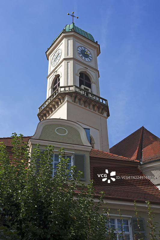 巴洛克风格的圣安德鲁教堂塔楼，建于1697-1717年，位于德国巴伐利亚州上普法尔茨地区雷根斯堡的施塔特安霍夫。图片素材