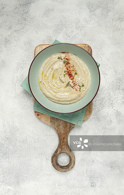 巴加纳什，茄子开胃菜，黎巴嫩传统美食，自制，无人，孤立，在白色背景上图片素材