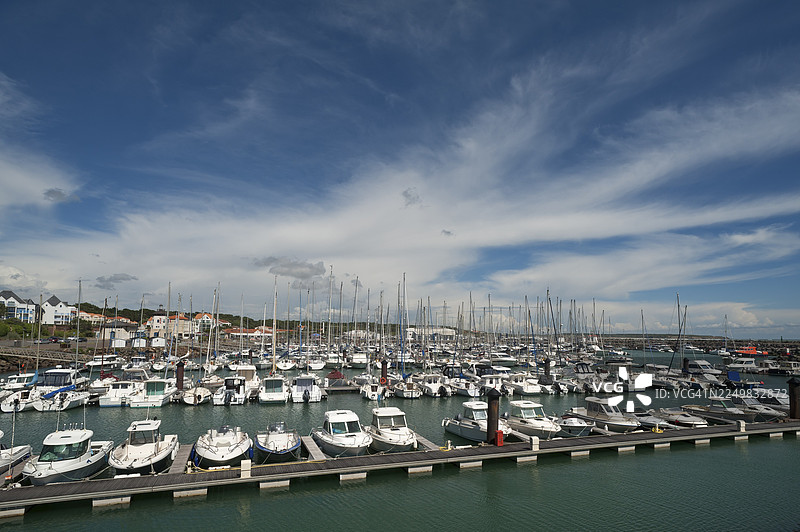 滨海，布尔热奈港-塔尔蒙圣伊莱尔，旺代，法国图片素材