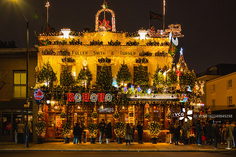 丘吉尔武器酒吧圣诞装饰图片素材