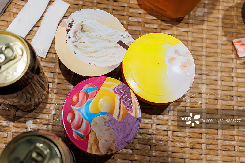 冲绳限定冰淇淋。民宿美味晚餐。方便又美味的便当式餐点。冲绳赤岛。热带天堂般的离岛。庆良间群岛。图片素材