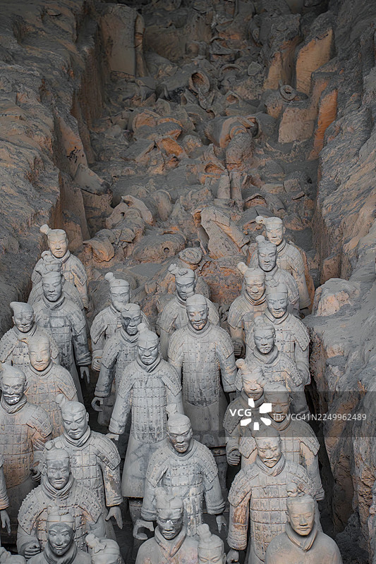古墓中的兵马俑雕像图片素材