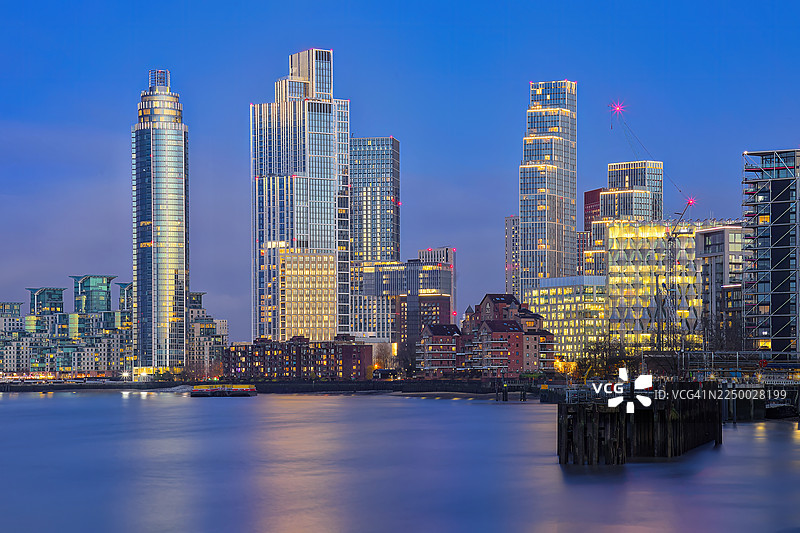 伦敦沃克斯豪尔摩天大楼，英国图片素材