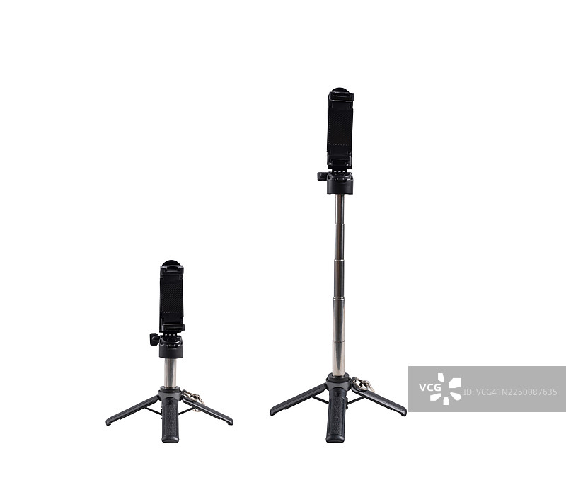 智能手机三脚架。用于博客或社交媒体内容的稳定照片或视频拍摄。孤立在白色背景上。图片素材
