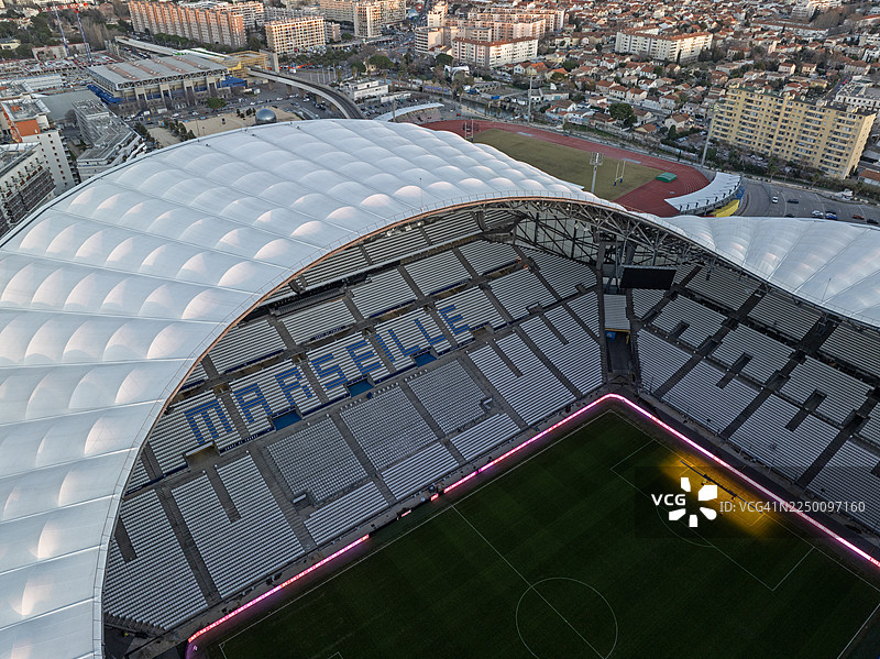 2023年2月7日，法国马赛，奥兰治韦洛德罗姆足球场 - 无人机摄影图片素材