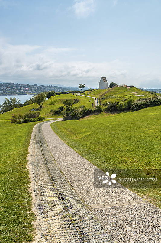 法国巴斯克地区圣让德吕兹自然公园圣芭芭公园的路径，格伦山口。图片素材