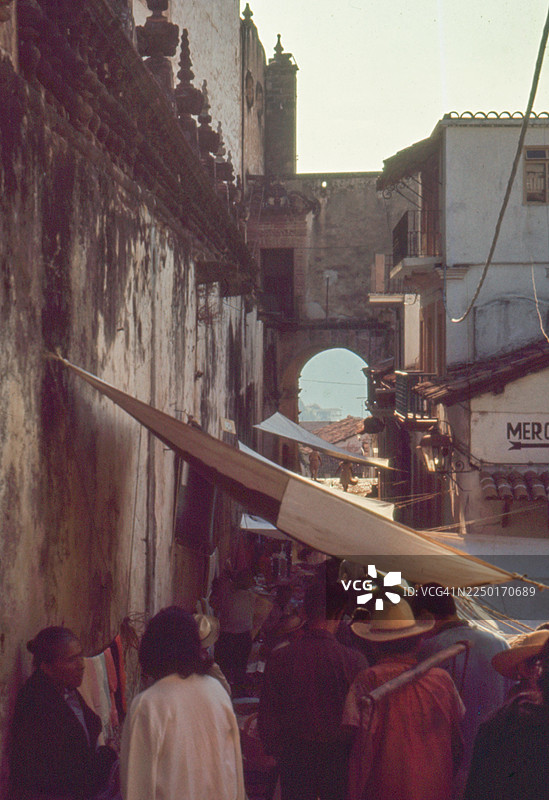 1965年塔斯科镇的复古照片 - 塔斯科，墨西哥图片素材