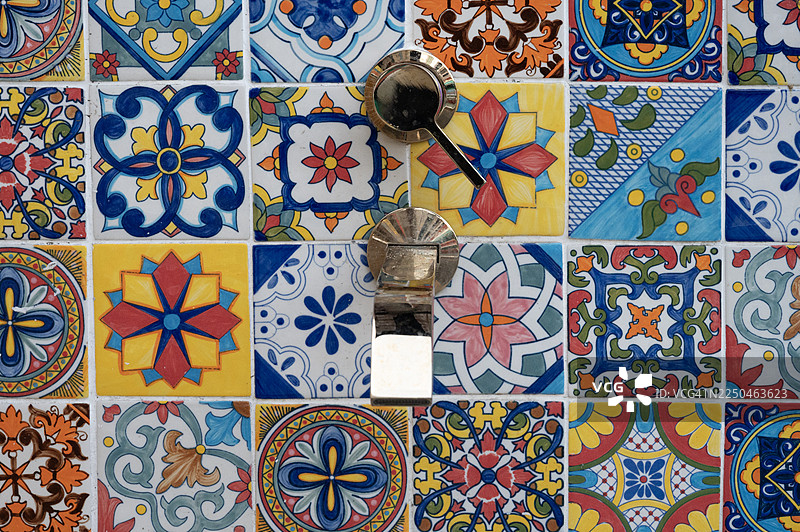 五彩斑斓的马赛克，有各种各样的瓷砖图片素材