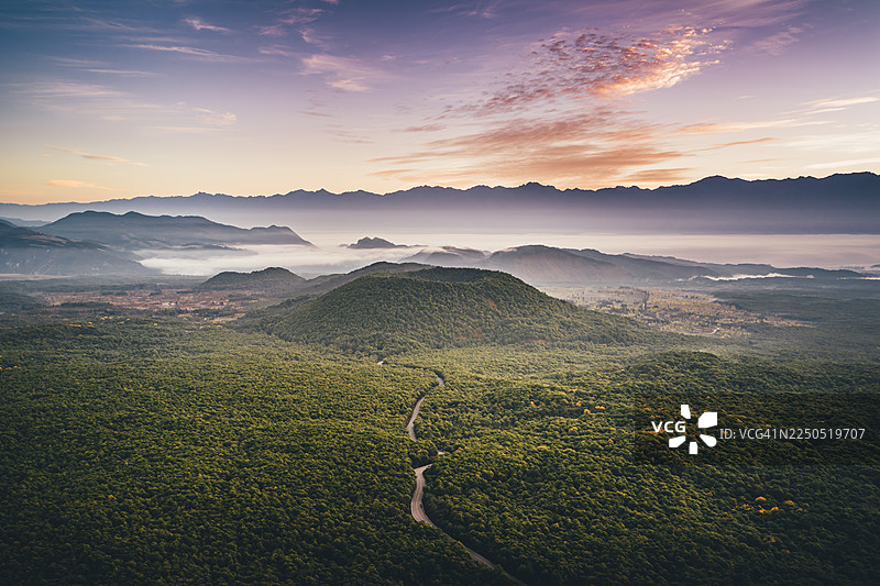 腾冲火山群的黎明，云南腾冲图片素材