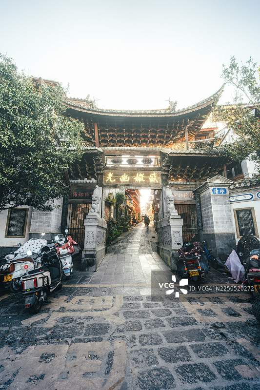 云南腾冲和顺古镇古韵门楼图片素材