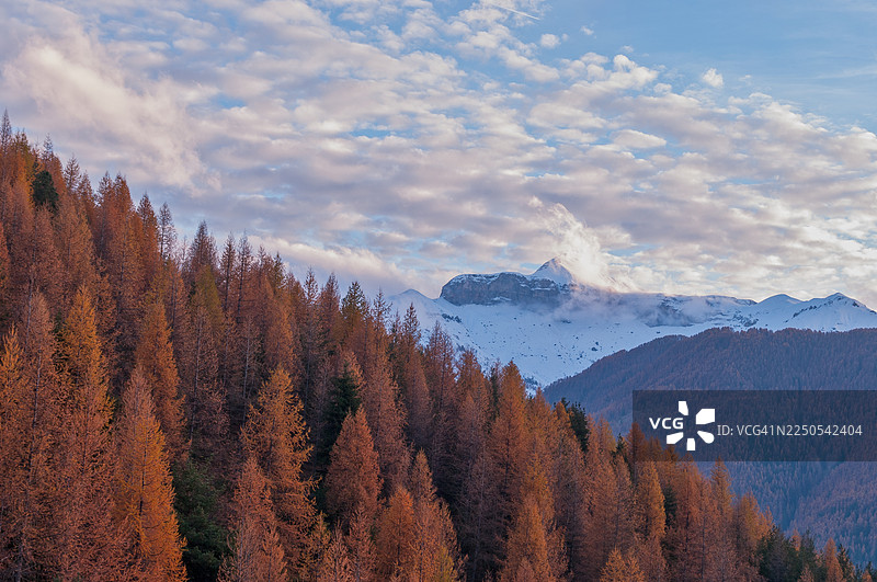 蒂内阳台，梅尔坎图尔图片素材