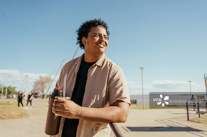 波尔图阿莱格雷的年轻男子肖像图片素材