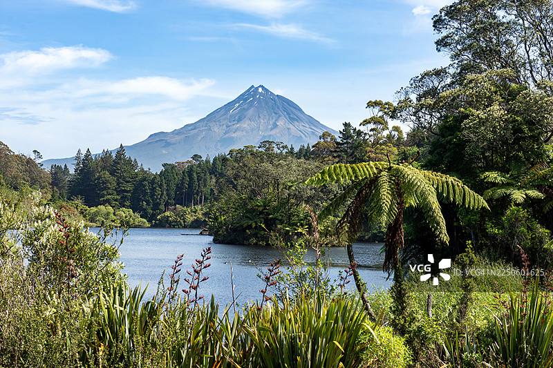 塔拉纳基山图片素材