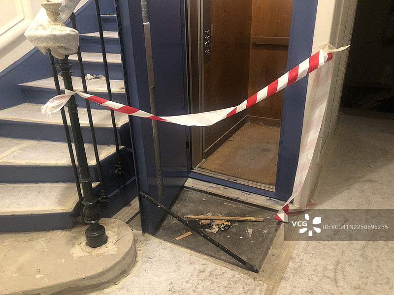 关闭的电梯图片素材