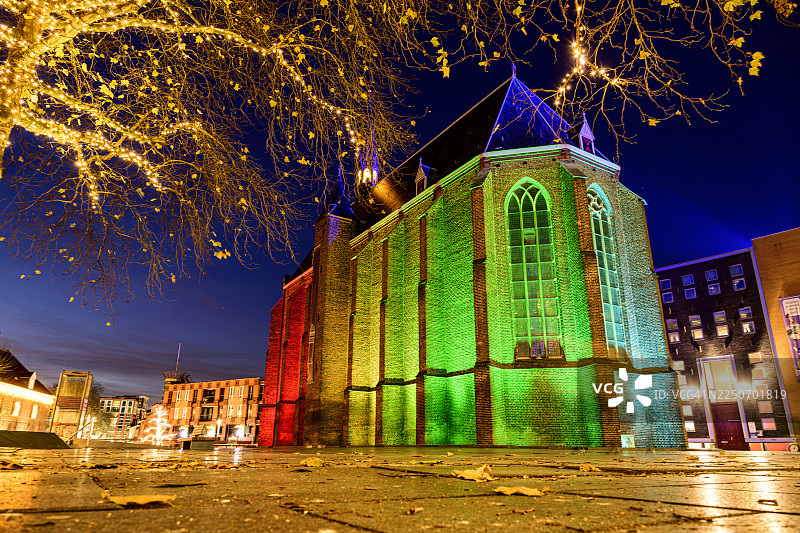马林堡教堂在尼姆市中心被点亮图片素材