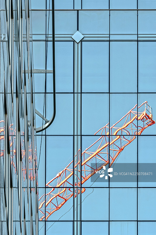 布鲁塞尔的现代玻璃幕墙与倒影图片素材