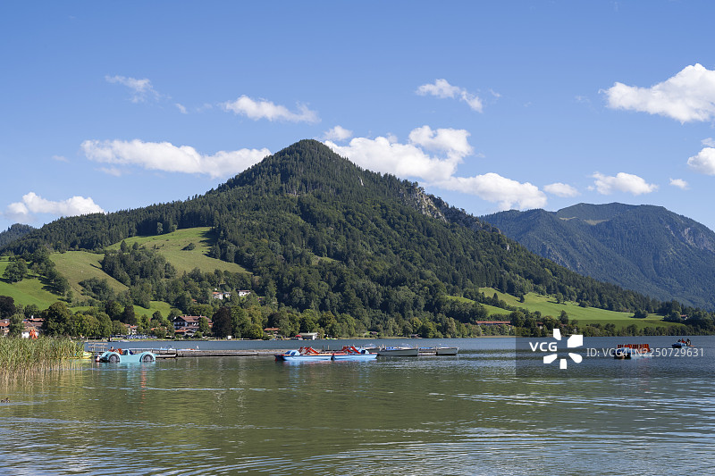 施利尔湖、曼加尔山、上巴伐利亚、巴伐利亚、德国的风景图片素材