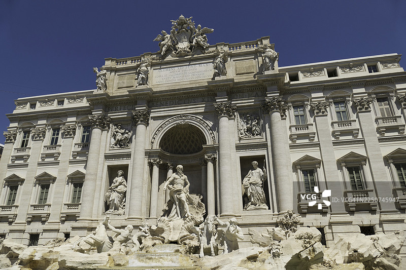 波利宫（也称孔蒂宫），特莱维喷泉（Fontana di Trevi），意大利罗马图片素材
