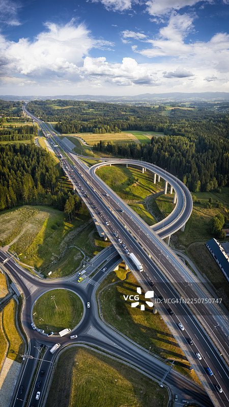 波兰假日 - S7高速公路 克拉科夫和扎科帕内 在斯可米埃尔纳-比亚瓦地区图片素材