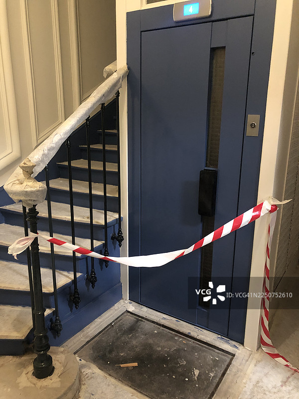 关闭的电梯图片素材