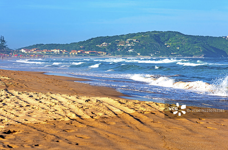 巴西布齐乌斯图昆斯海滩，阳光明媚的夏日午后图片素材