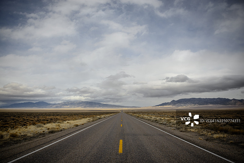 道路绵延不绝图片素材