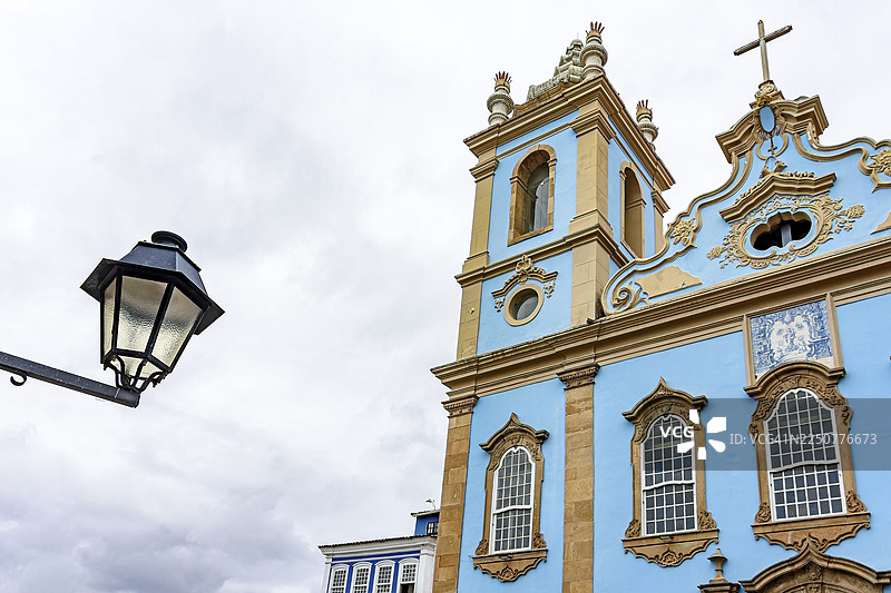 巴西巴伊亚州萨尔瓦多市Pelourinho区一座美丽的巴洛克历史教堂的局部外观,曾被奴隶使用图片素材