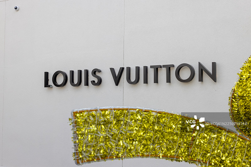 路易威登在市中心图片素材