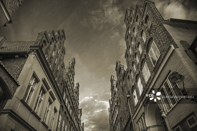 中世纪晚期住宅和商铺,带楼梯,15世纪,棕褐色调,吕贝克,汉萨同盟城市吕贝克,石勒苏益格-荷尔斯泰因,德国图片素材