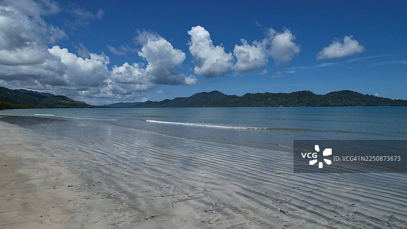 印度尼西亚西南巴布亚的海岸线和雨林生物多样性。图片素材