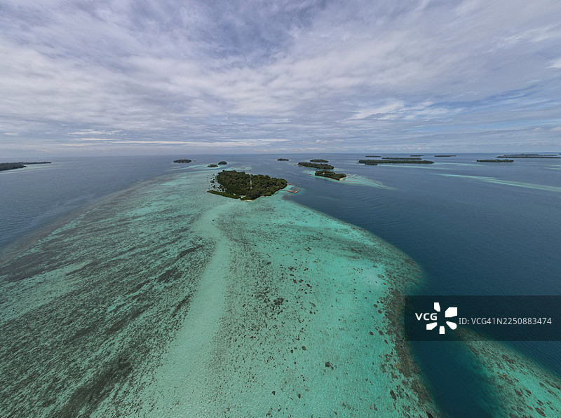 印度尼西亚雅加达千岛湖普特里岛。图片素材