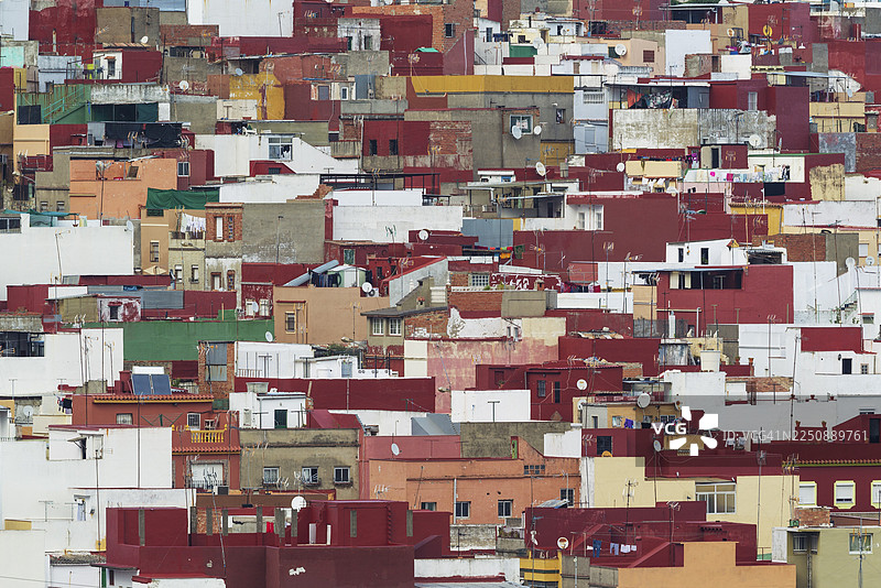 西班牙安达卢西亚加的斯省阿尔赫西拉斯色彩斑斓的网红街区图片素材