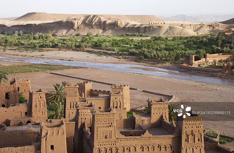 阿伊特本哈杜的卡斯巴，位于高阿特拉斯山脉南部，摩洛哥南部，联合国教科文组织世界遗产地图片素材