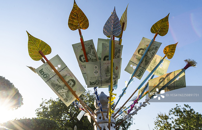 在曼谷郑王庙进行的功德活动图片素材